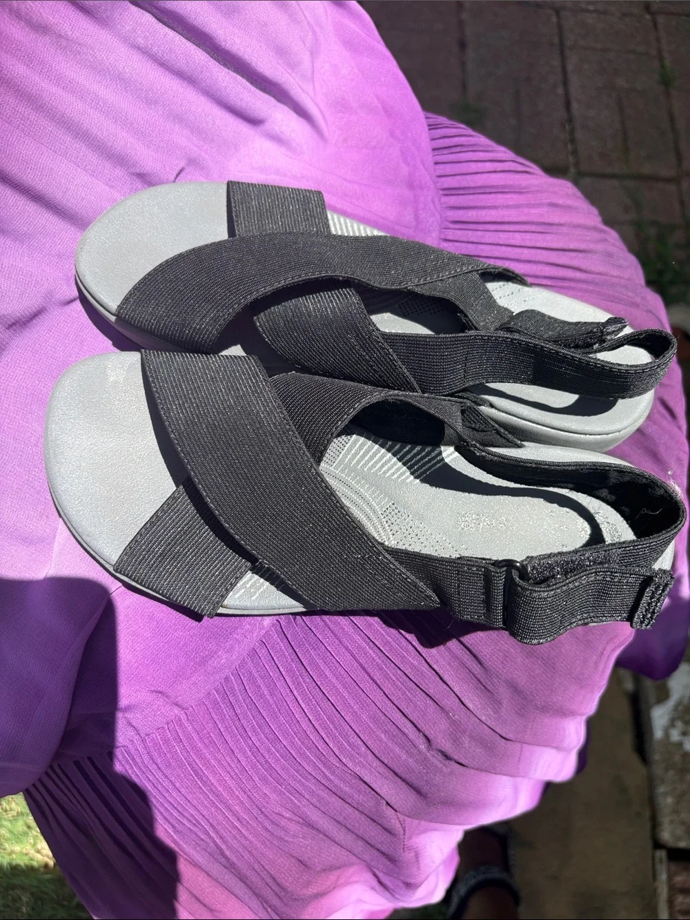 Clarks Black Crossover Sandals with Gray Footbed - Picture 11 of 11